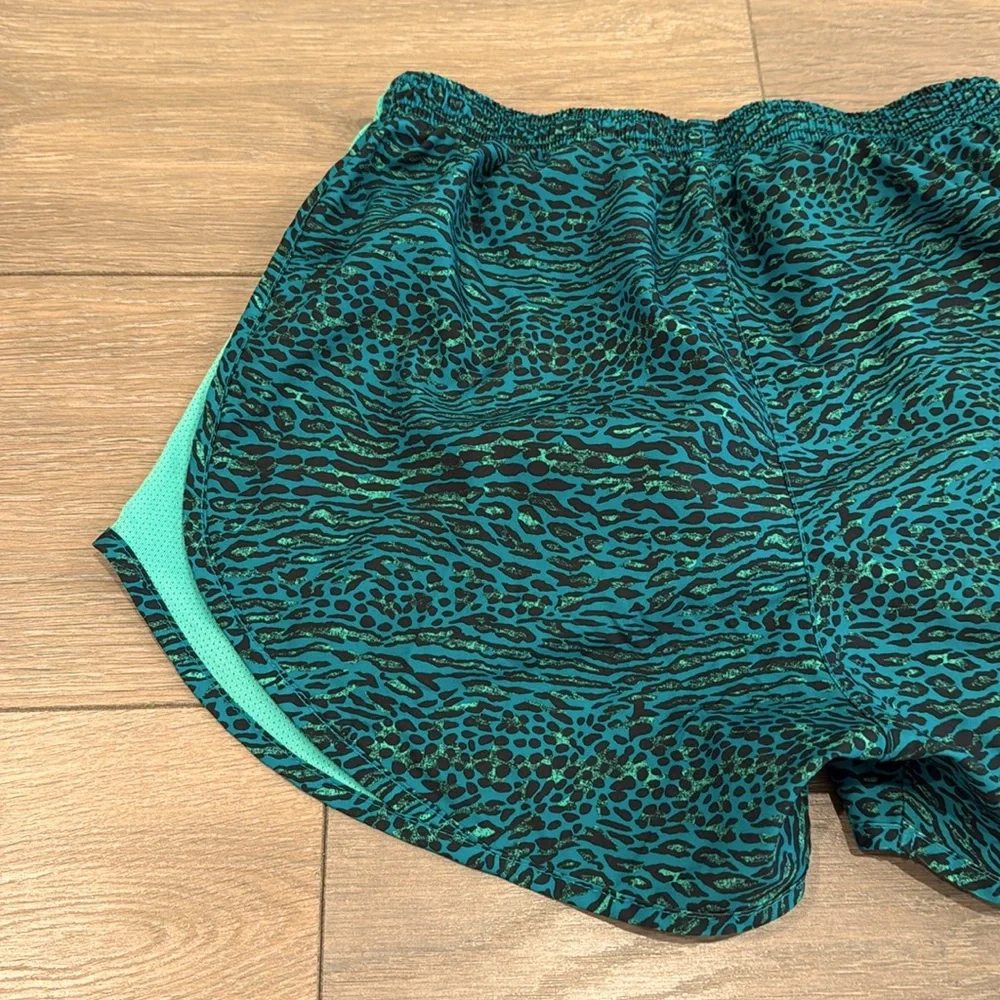 NIKE Green Teal Cheetah Print Tempo Dri-Fit Active Workout Running Gym Shorts S - Picture 5 of 10